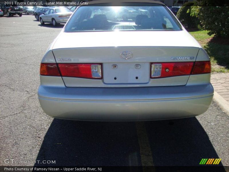 Lunar Mist Metallic / Gray 2001 Toyota Camry LE
