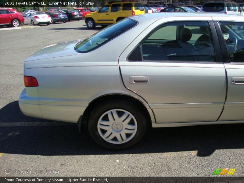 Lunar Mist Metallic / Gray 2001 Toyota Camry LE