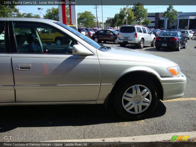 Lunar Mist Metallic / Gray 2001 Toyota Camry LE