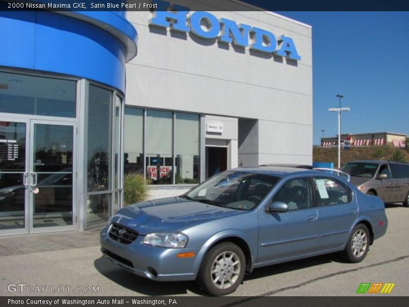 Satin Blue Pearl / Frost 2000 Nissan Maxima GXE