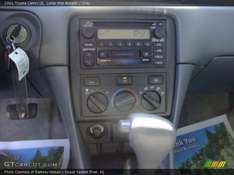 Lunar Mist Metallic / Gray 2001 Toyota Camry LE