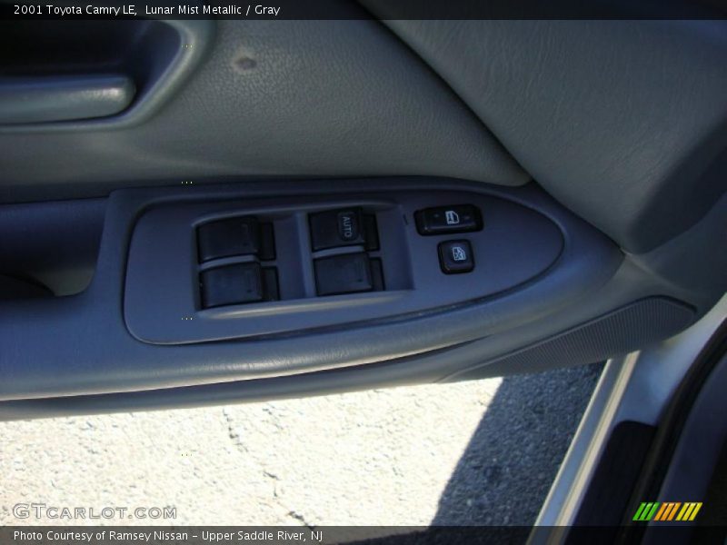 Lunar Mist Metallic / Gray 2001 Toyota Camry LE