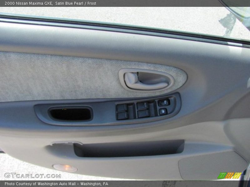 Satin Blue Pearl / Frost 2000 Nissan Maxima GXE