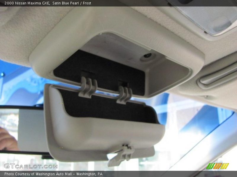 Satin Blue Pearl / Frost 2000 Nissan Maxima GXE