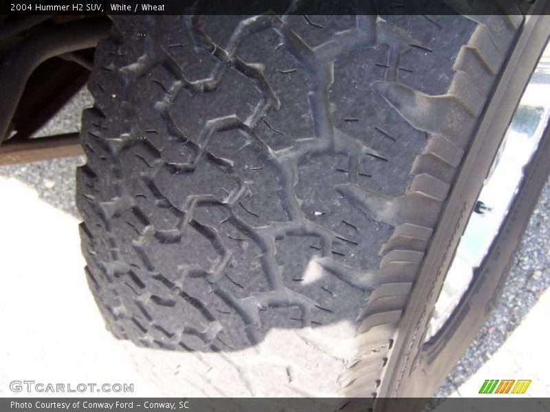 White / Wheat 2004 Hummer H2 SUV