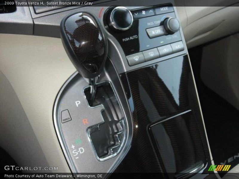 Sunset Bronze Mica / Gray 2009 Toyota Venza I4