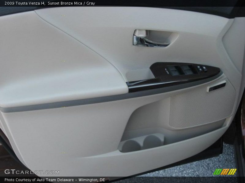 Sunset Bronze Mica / Gray 2009 Toyota Venza I4