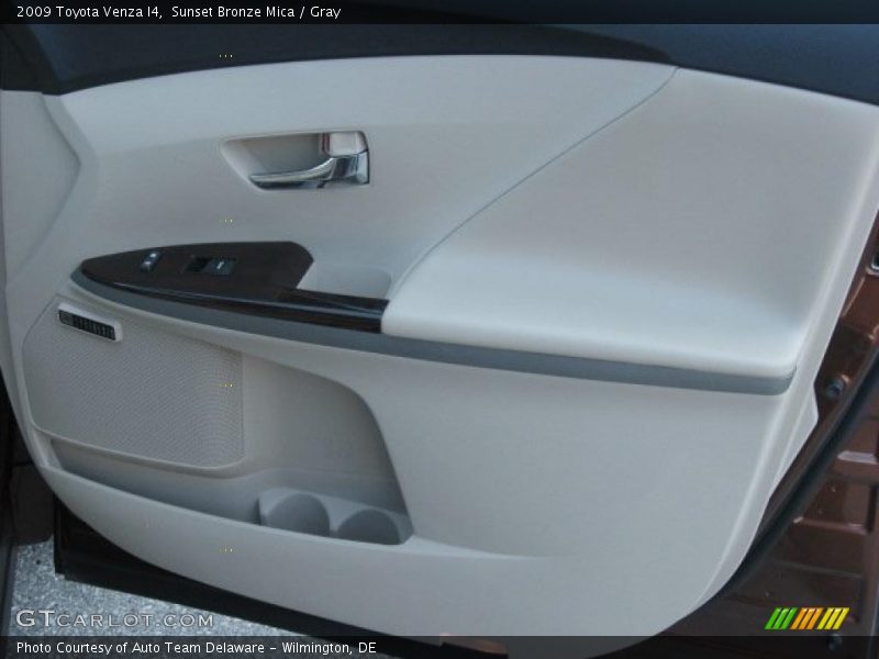 Sunset Bronze Mica / Gray 2009 Toyota Venza I4