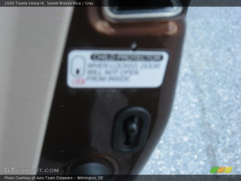 Sunset Bronze Mica / Gray 2009 Toyota Venza I4