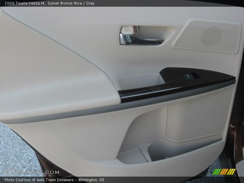 Sunset Bronze Mica / Gray 2009 Toyota Venza I4