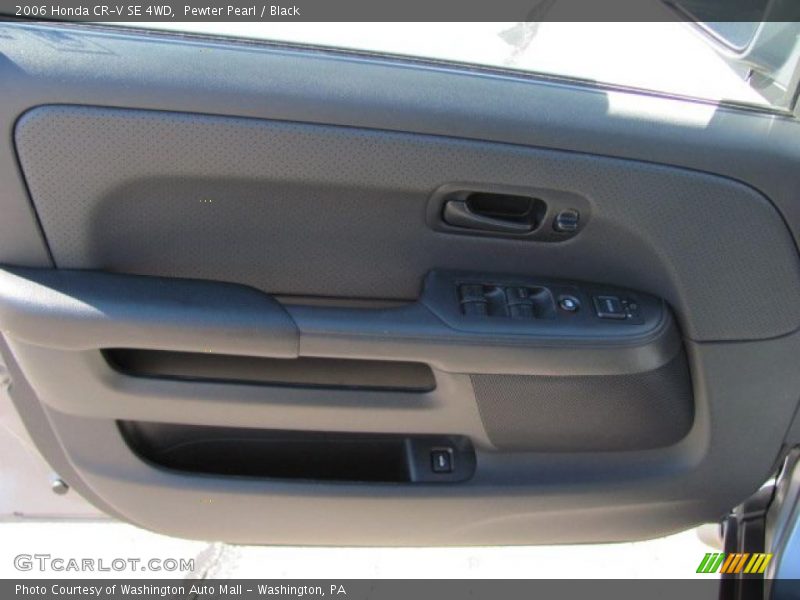 Pewter Pearl / Black 2006 Honda CR-V SE 4WD