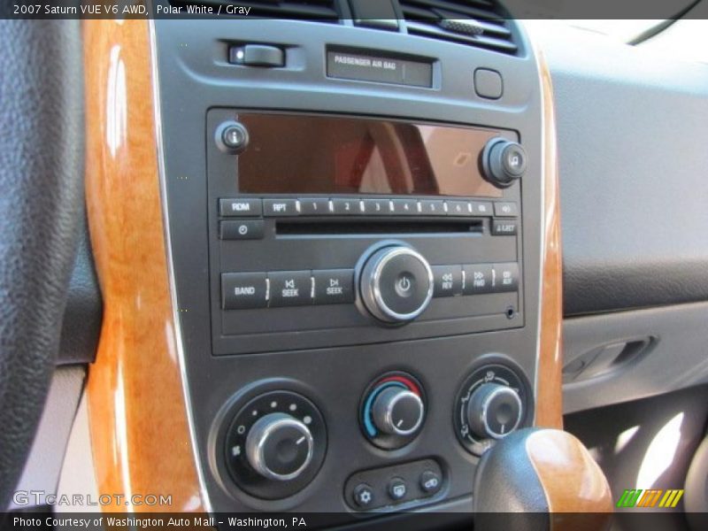 Polar White / Gray 2007 Saturn VUE V6 AWD