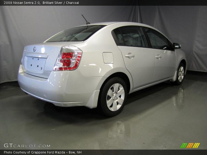 Brilliant Silver / Charcoal 2009 Nissan Sentra 2.0