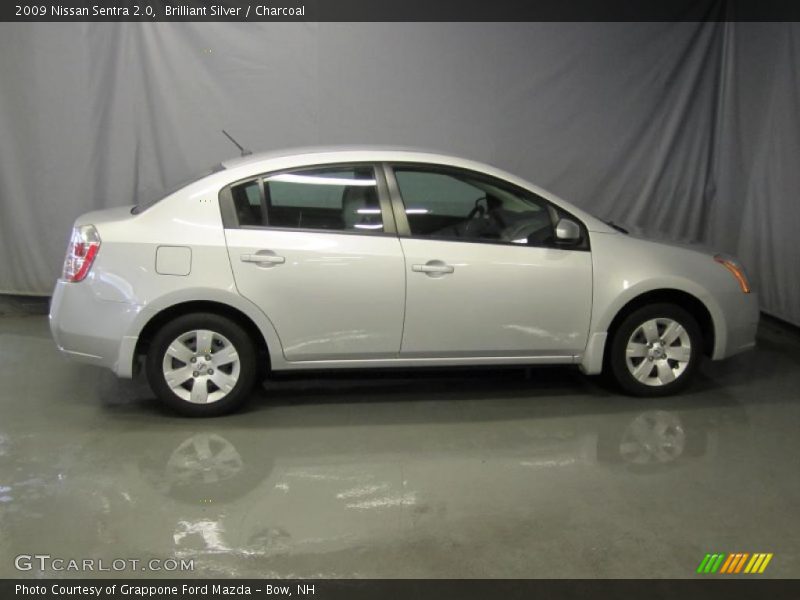 Brilliant Silver / Charcoal 2009 Nissan Sentra 2.0