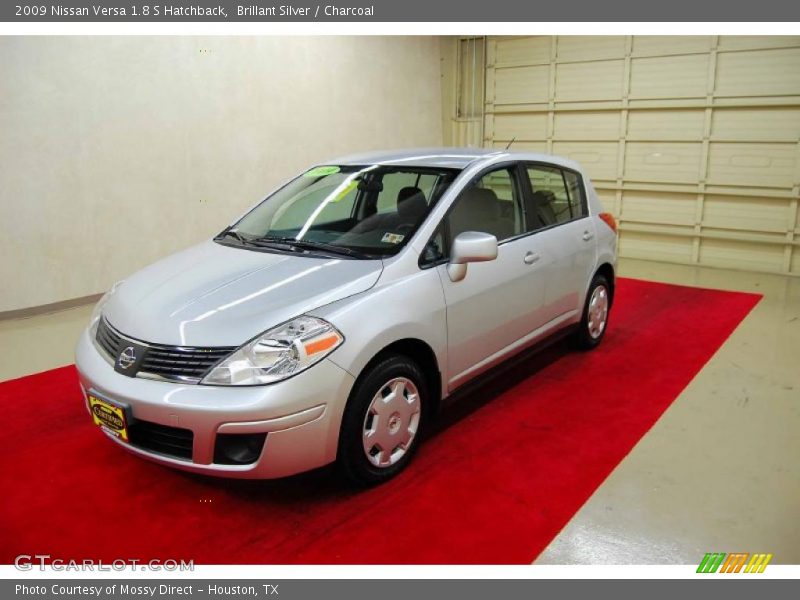 Brillant Silver / Charcoal 2009 Nissan Versa 1.8 S Hatchback