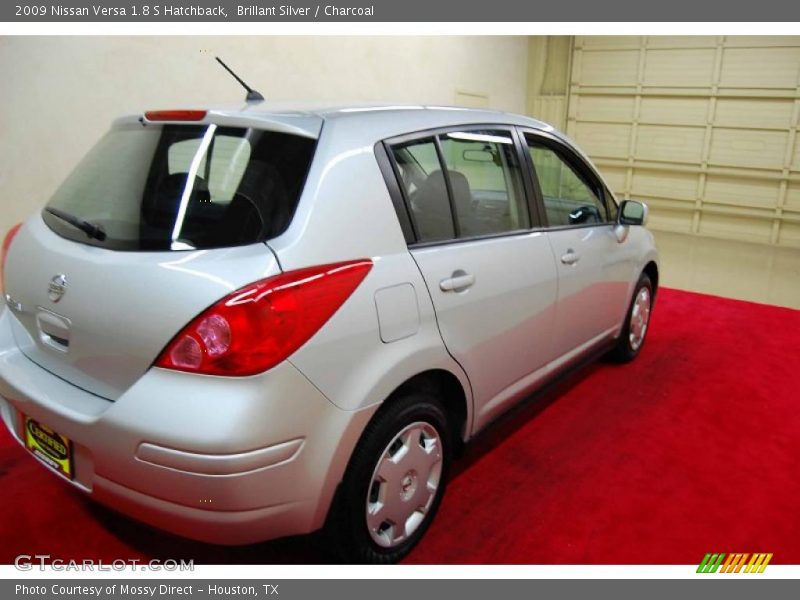 Brillant Silver / Charcoal 2009 Nissan Versa 1.8 S Hatchback