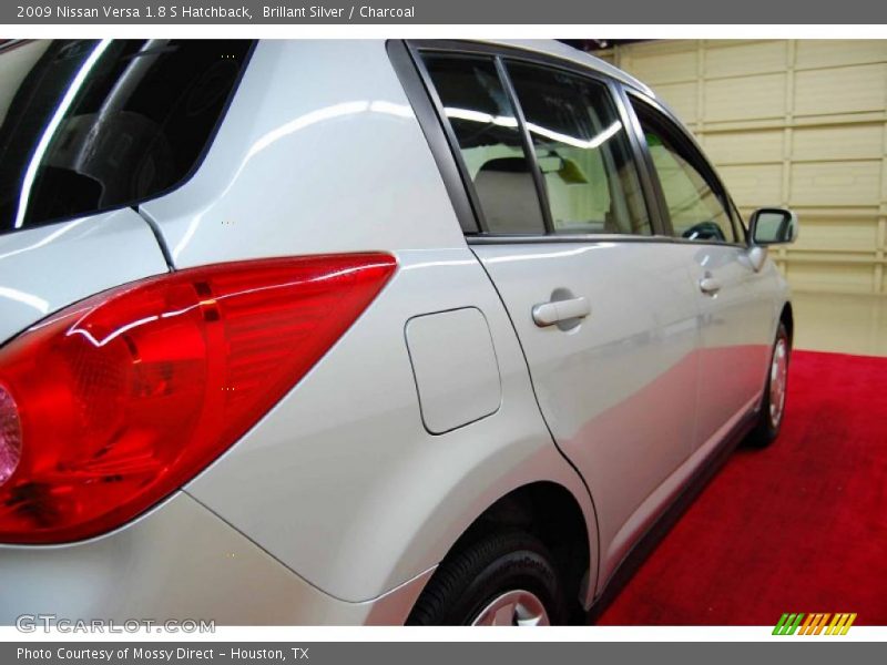 Brillant Silver / Charcoal 2009 Nissan Versa 1.8 S Hatchback