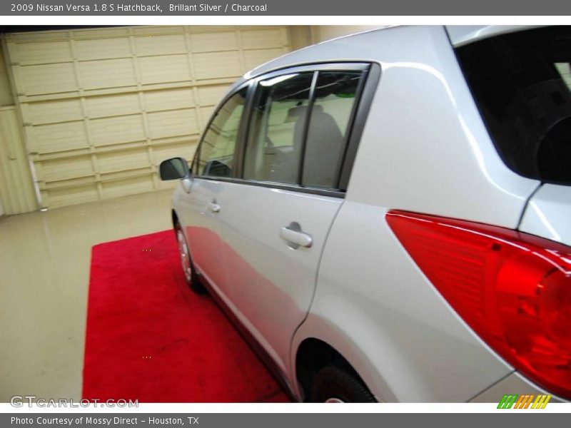 Brillant Silver / Charcoal 2009 Nissan Versa 1.8 S Hatchback