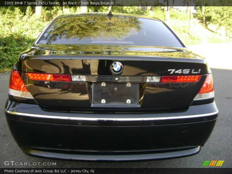 Jet Black / Dark Beige/Beige III 2005 BMW 7 Series 745Li Sedan
