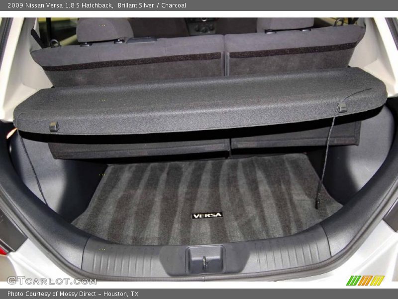 Brillant Silver / Charcoal 2009 Nissan Versa 1.8 S Hatchback