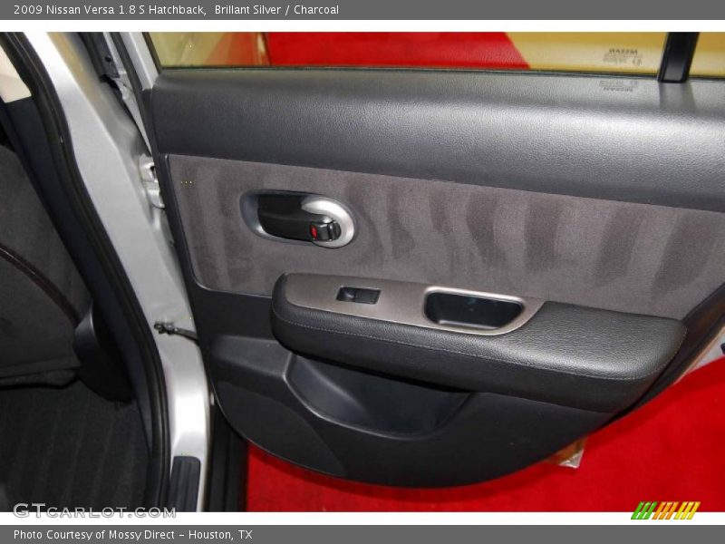 Brillant Silver / Charcoal 2009 Nissan Versa 1.8 S Hatchback