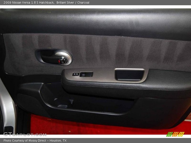 Brillant Silver / Charcoal 2009 Nissan Versa 1.8 S Hatchback