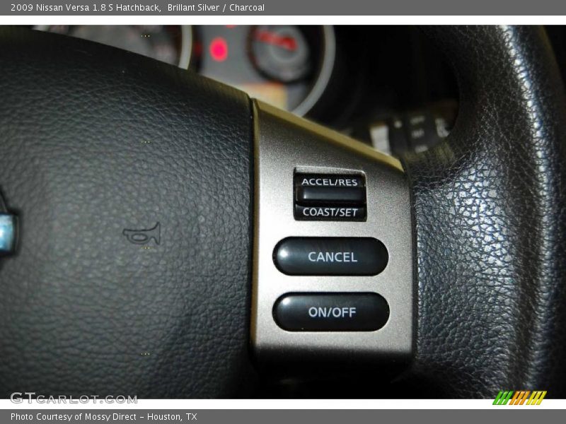 Brillant Silver / Charcoal 2009 Nissan Versa 1.8 S Hatchback