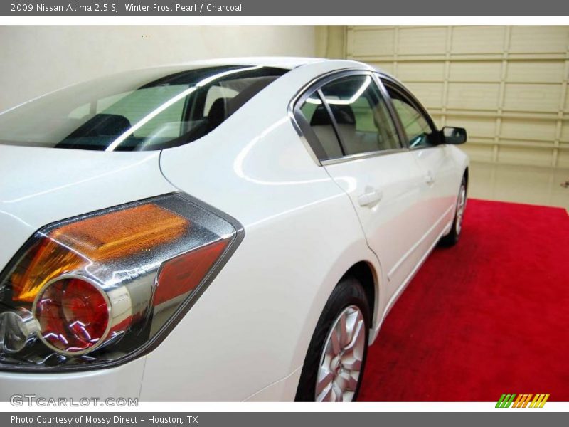 Winter Frost Pearl / Charcoal 2009 Nissan Altima 2.5 S