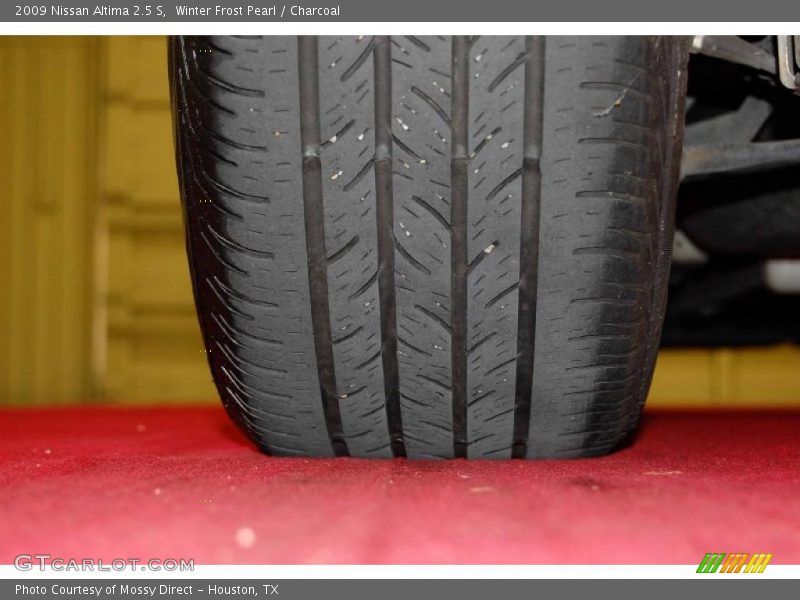 Winter Frost Pearl / Charcoal 2009 Nissan Altima 2.5 S