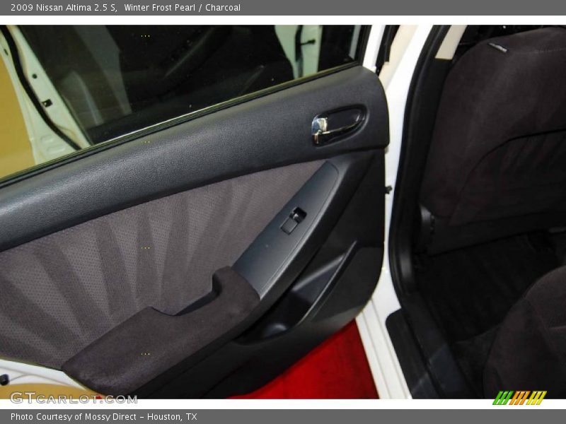 Winter Frost Pearl / Charcoal 2009 Nissan Altima 2.5 S