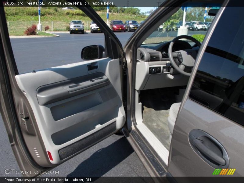 Arizona Beige Metallic / Pebble Beige 2005 Ford Freestar SE