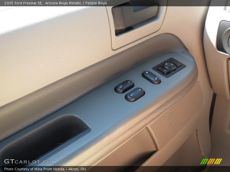 Arizona Beige Metallic / Pebble Beige 2005 Ford Freestar SE