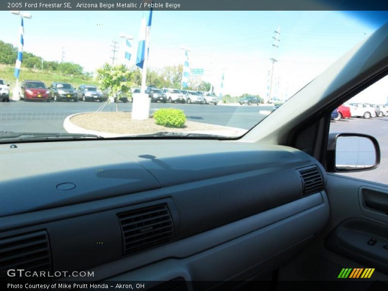 Arizona Beige Metallic / Pebble Beige 2005 Ford Freestar SE