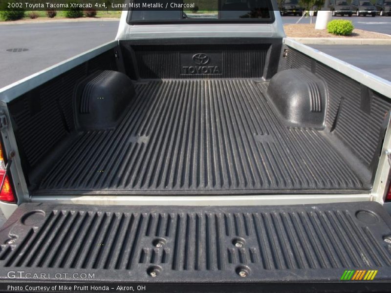 Lunar Mist Metallic / Charcoal 2002 Toyota Tacoma Xtracab 4x4
