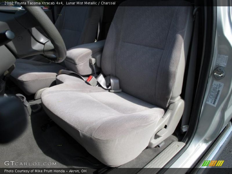 Lunar Mist Metallic / Charcoal 2002 Toyota Tacoma Xtracab 4x4