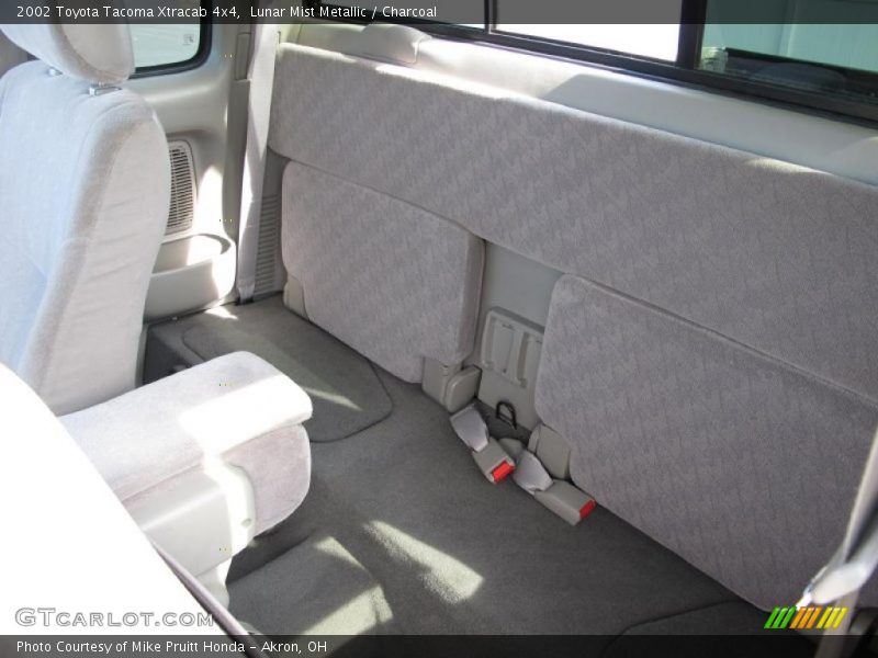 Lunar Mist Metallic / Charcoal 2002 Toyota Tacoma Xtracab 4x4