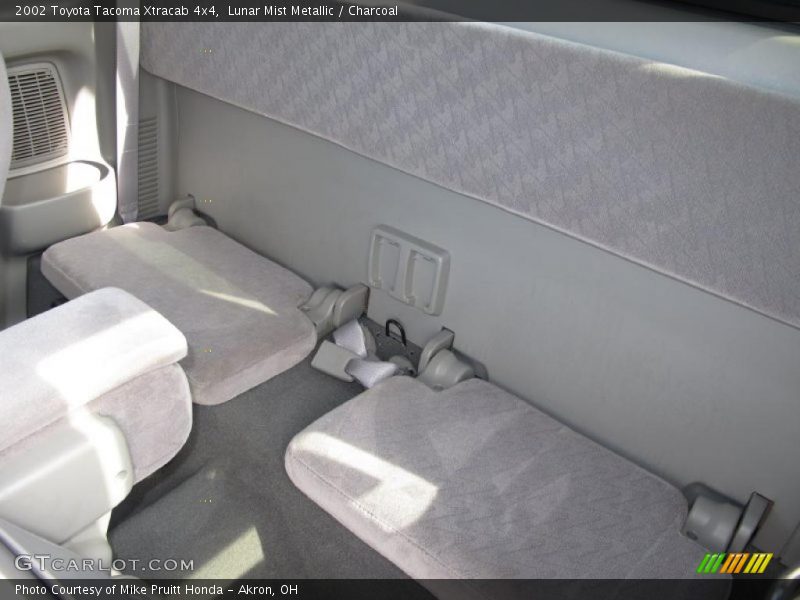 Lunar Mist Metallic / Charcoal 2002 Toyota Tacoma Xtracab 4x4