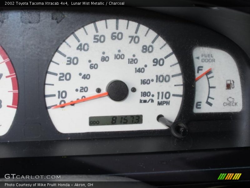 Lunar Mist Metallic / Charcoal 2002 Toyota Tacoma Xtracab 4x4