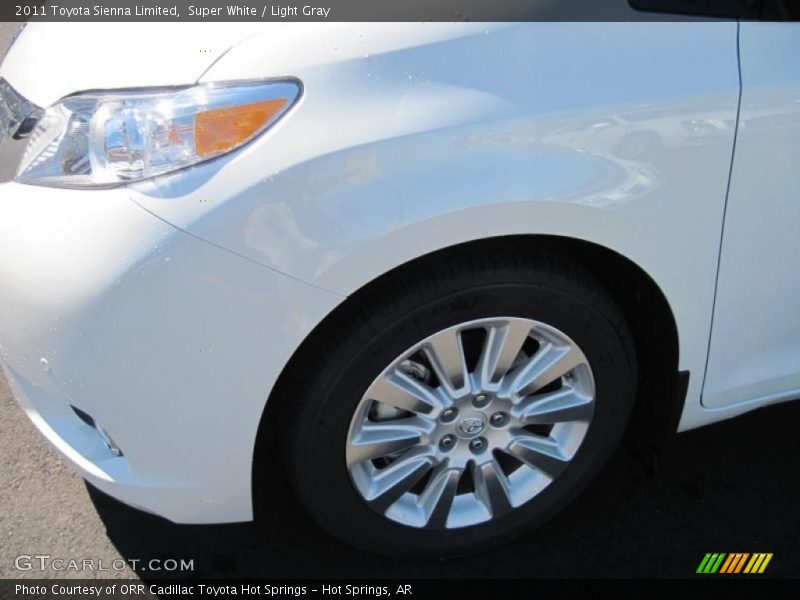 Super White / Light Gray 2011 Toyota Sienna Limited