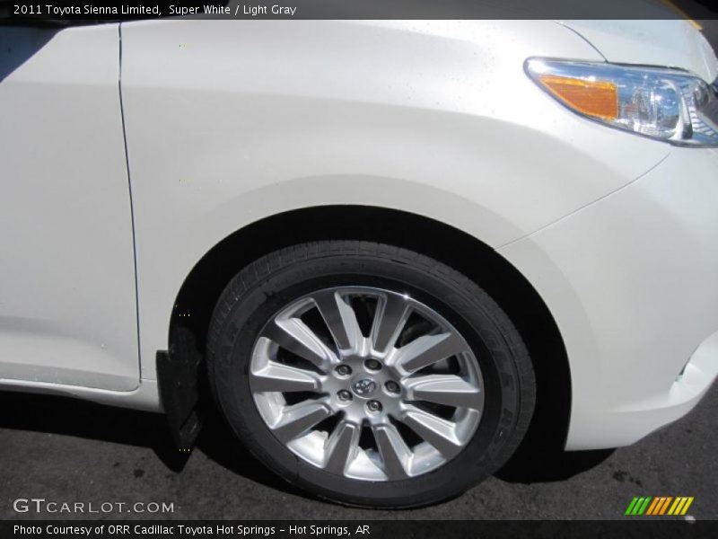 Super White / Light Gray 2011 Toyota Sienna Limited