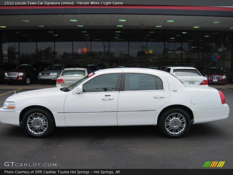 Vibrant White / Light Camel 2010 Lincoln Town Car Signature Limited