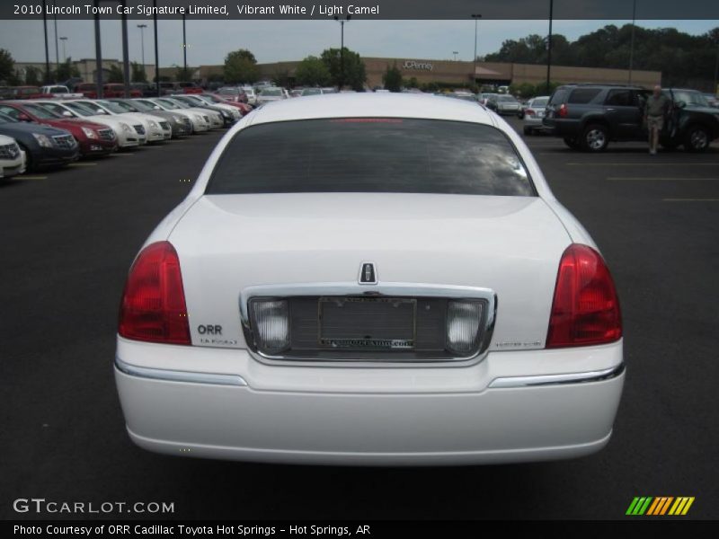 Vibrant White / Light Camel 2010 Lincoln Town Car Signature Limited