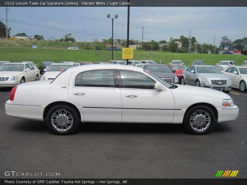 Vibrant White / Light Camel 2010 Lincoln Town Car Signature Limited