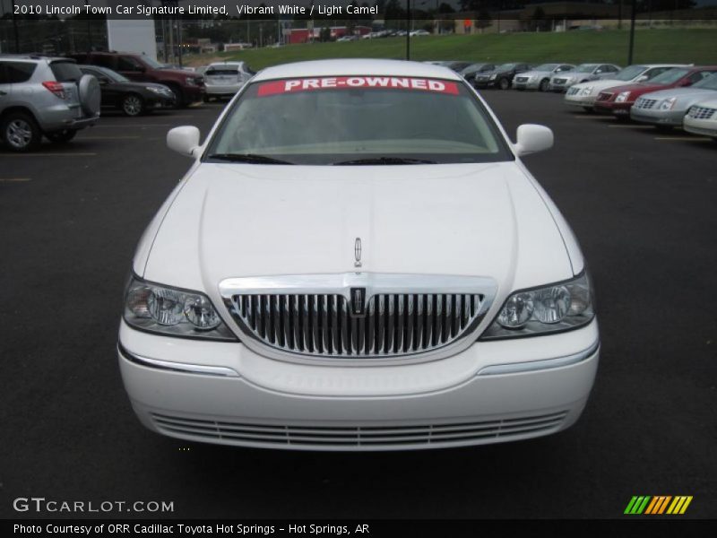 Vibrant White / Light Camel 2010 Lincoln Town Car Signature Limited