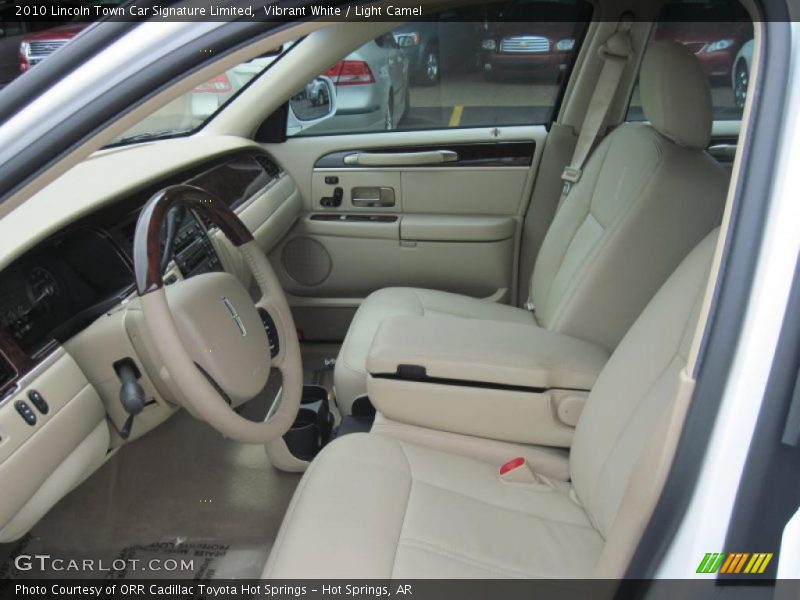 Vibrant White / Light Camel 2010 Lincoln Town Car Signature Limited
