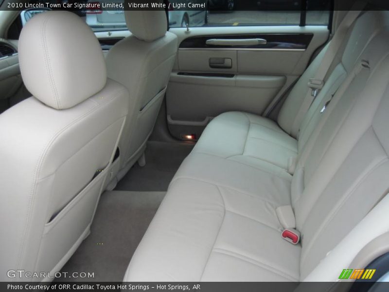 Vibrant White / Light Camel 2010 Lincoln Town Car Signature Limited