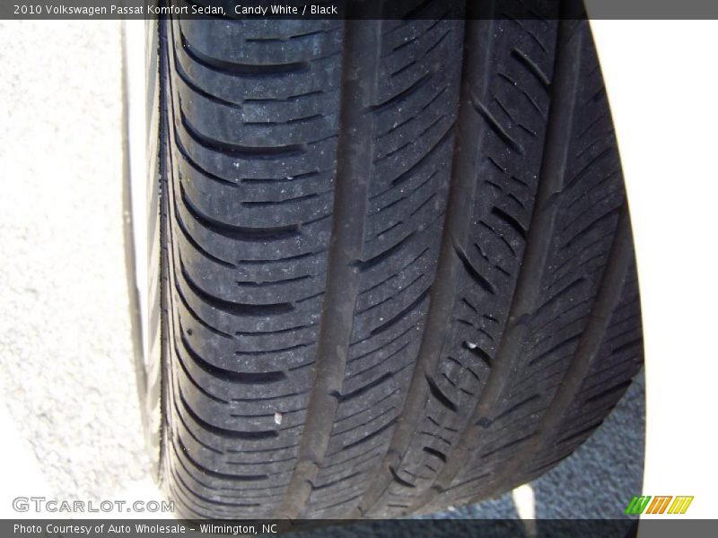 Candy White / Black 2010 Volkswagen Passat Komfort Sedan