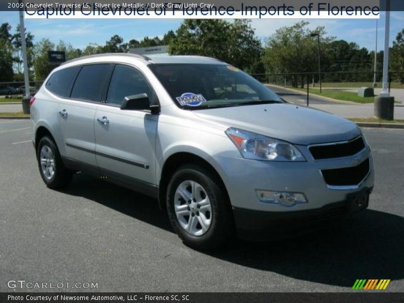 Silver Ice Metallic / Dark Gray/Light Gray 2009 Chevrolet Traverse LS