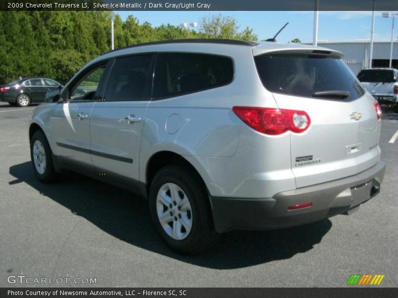 Silver Ice Metallic / Dark Gray/Light Gray 2009 Chevrolet Traverse LS