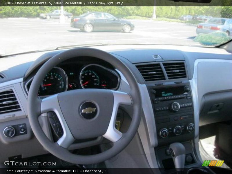 Silver Ice Metallic / Dark Gray/Light Gray 2009 Chevrolet Traverse LS